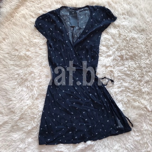 Brandy Melville Dresses & Skirts - Brandy Melville Palm Robbie Wrap Dress
